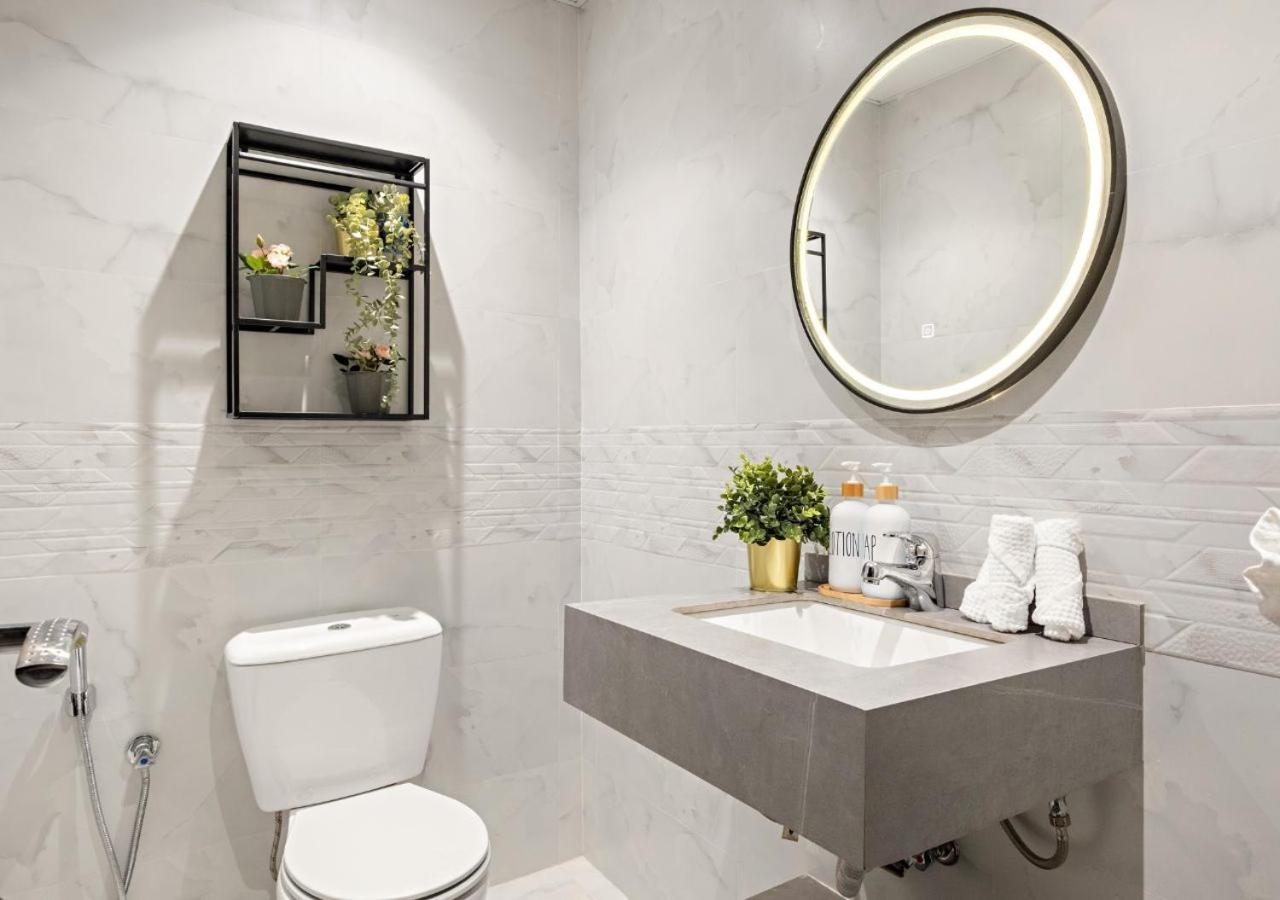 Marina Lux Sleeps 8 Near Apartment Dubai